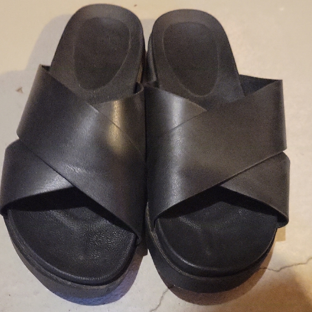 RAID Black Slide Sandals